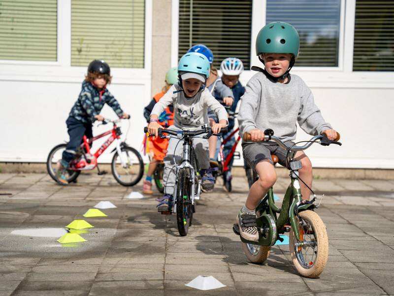 Young Bikers 🔵